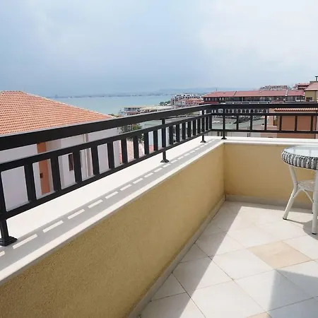двуспальный апартамент в к-се Monaco Sveti Vlas